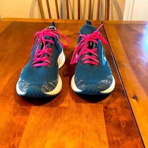 Brooks levitate 4. Size 8.5. Teal and pink shoes.